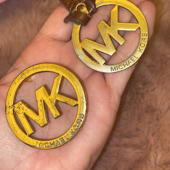 MK set of 2 Michael Kors Gold emblems one with leather strip - Picture 4 of 6